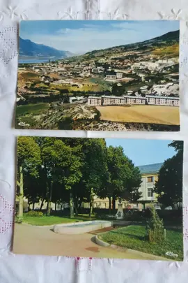 2 anciennes cartes postales EMBRUN (Hautes-Alpes) Années 80