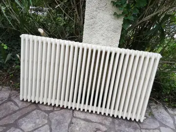 2 radiateurs fonte 4 colonnes, 15 et 30 éléments