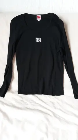 tee-shirt taille L environ