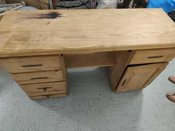 Bureau en bois