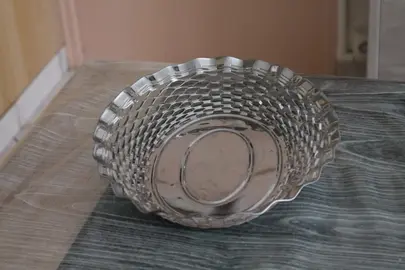 corbeille ovale de 30 x 24 Hauteur 4,5 cm en inox