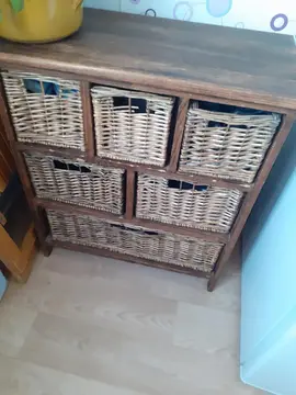 petit meuble et porte plante