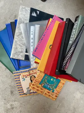 Lot de fournitures scolaires