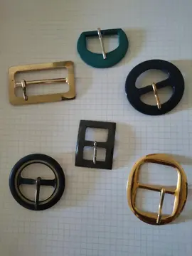 mercerie...6 boucles de ceintures