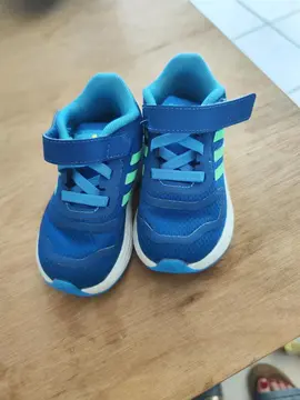 Baskets Adidas taille 20