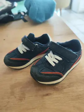 baskets bleu marine pointure 22