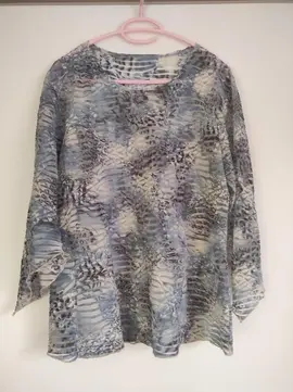 Haut en voile, bleu-marron-blanc, taille 4, manches asymétriques