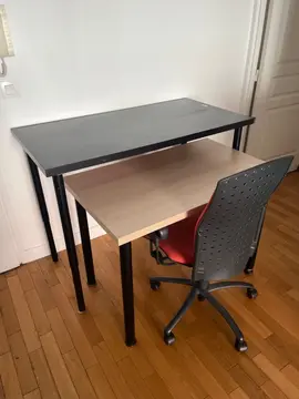 2 tables + 1 chaise de bureau