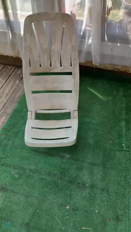 chaise basse pour la plage ou piscine