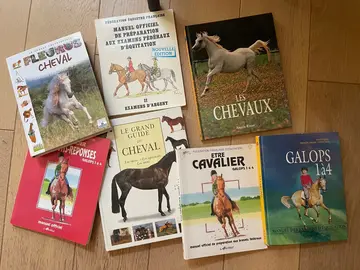 ensemble de livres sur le cheval