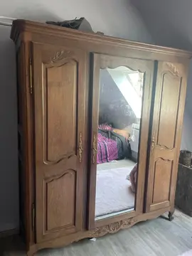 armoire en bois massif