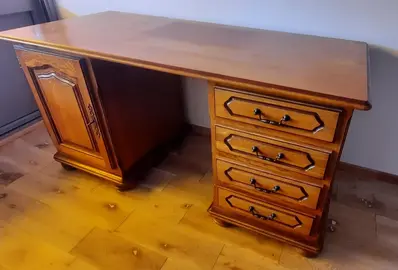 donne ce bureau