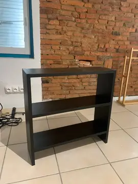 donne petit meuble noir
