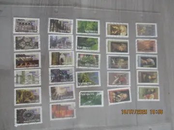27 timbres oblitérés France - 3 séries