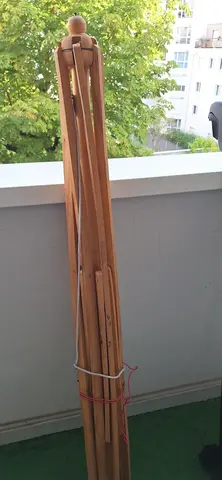Ossature de parasol en bois tissu à remettre