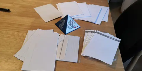 lot enveloppes et pyramide magnétique