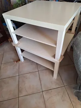 Bureau d angle, chaises pliantes et table salon