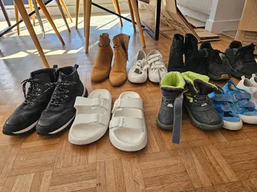 Lot de chaussures - femmes -(41 et 42) - Homme (42) -Enfant (30 et 31)