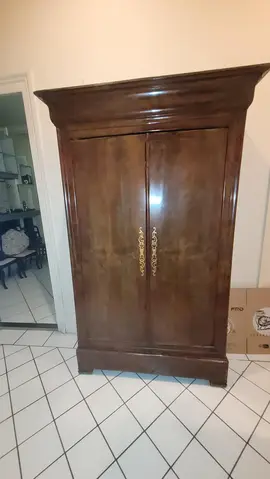 armoire en bois