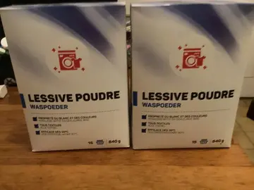 Deux lessives en poudre