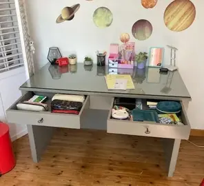 bureau en très bon état