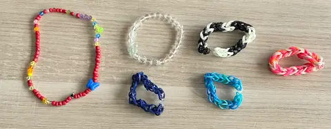 Lot de 2 bracelets et colliers.