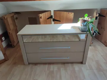 Meuble avec tiroirs et miroir