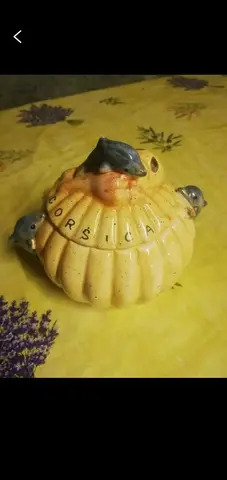 Pot avec couvercle