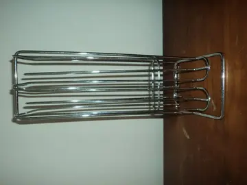 Objet non identifié en inox