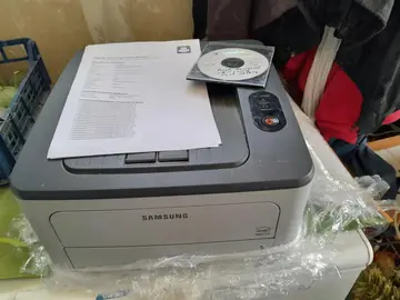 Imprimante laser Noir et Blanc