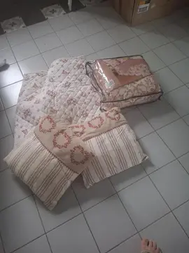 boutique + 2 coussins