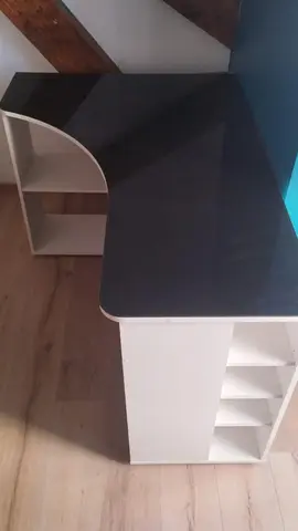 Bureau en angle avec plateau en verre
