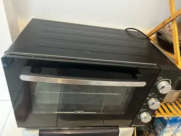 four électrique et micro-ondes qui fonctionne très bien