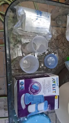 pots et poches pour lait maternel