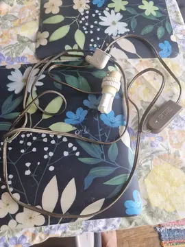 Ancien câble de lampe avec embout