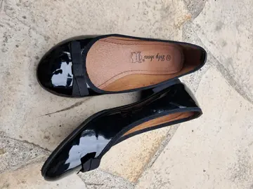 ballerines légères noires cirées