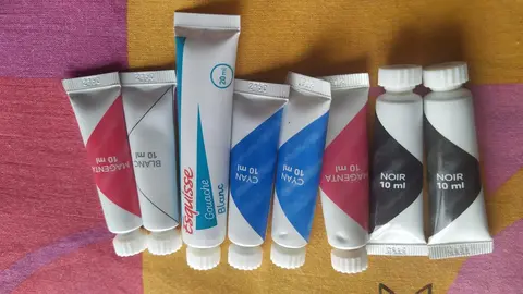 petits tubes de gouache