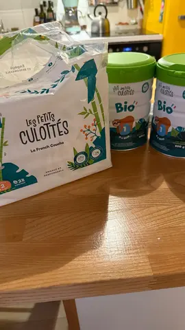 Couches Taille 2 et Lait 1er âge