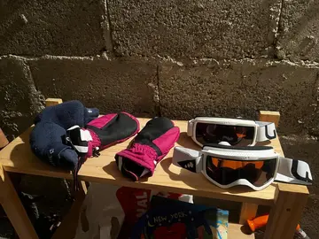 Lunettes, moufles et chaussettes de Ski enfant 8-10ans