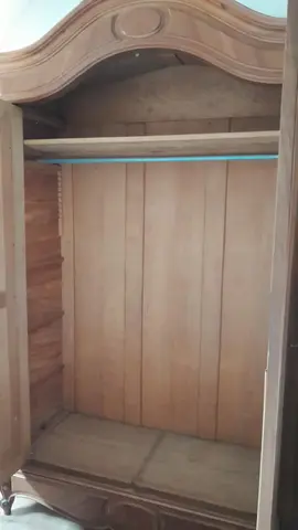 Donne armoire à glace, 2 portes, 1 tiroir.