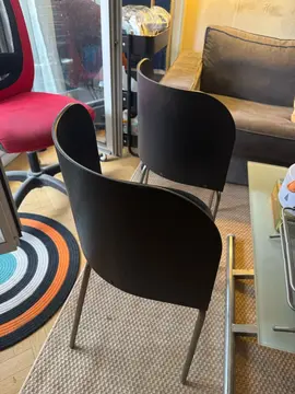2 chaises Ikea en bois foncé