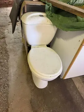 cuvette WC avec réservoir