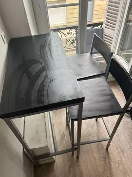 table haute ( mange debout) + 2 tabourets