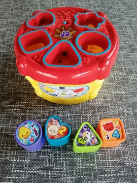 Jeux enfant trouve les formes