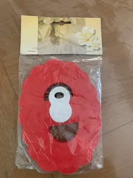 guirlande papier rouge neuve