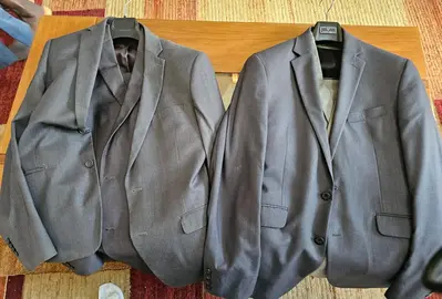 2 costumes et 2 vestes t52_54