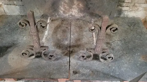 chenets de cheminée métalliques