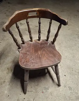 chaise bois robuste et confortable