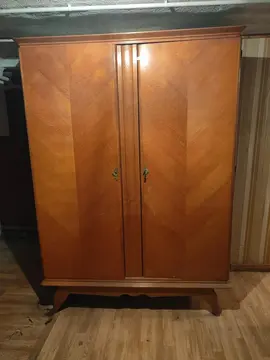 Armoire Vintage