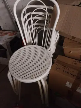 8 chaises